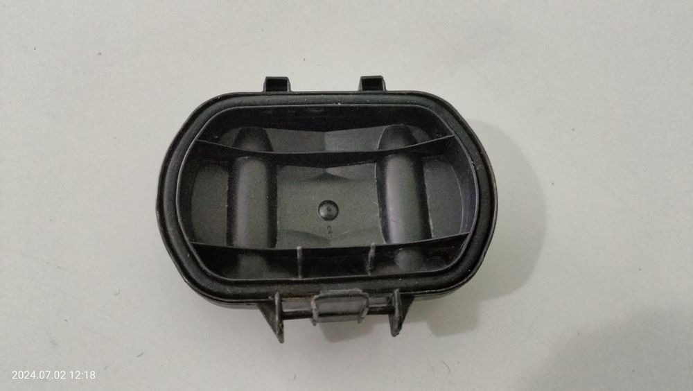 Крышка противотуманки мерседес 210