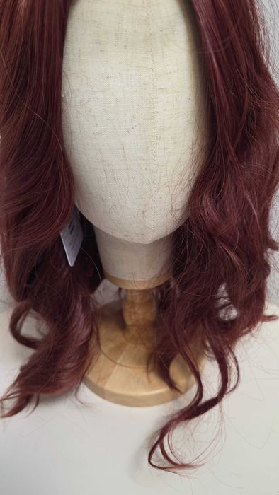 Perucă BARSDAR lace front 46 cm, ondulată, roșu burgundy-arămiu