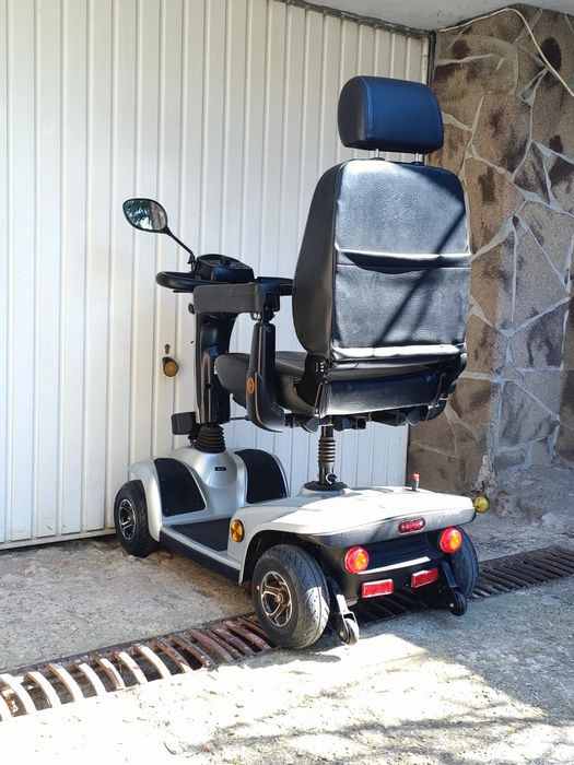 Scuter carucior tricicleta carut scaun electric dizabilitati handicap