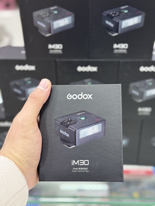 Godox im30. Universal