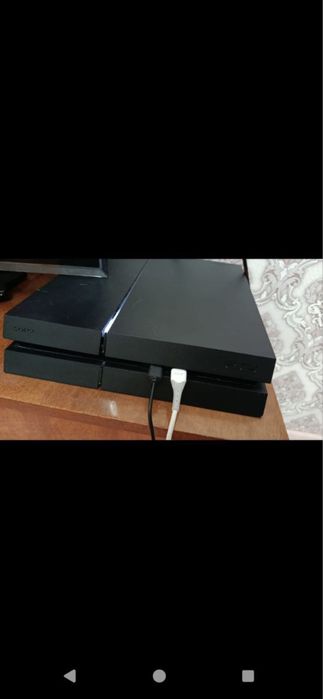 Продам прошитую PS4