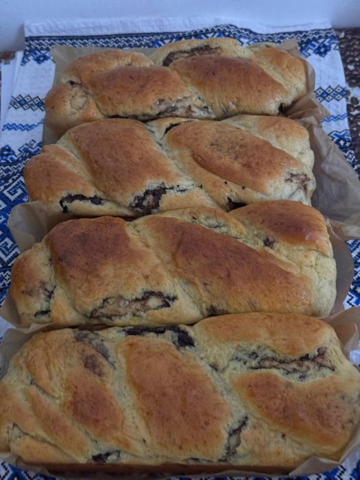 Cozonac, chec și cornulete cu rahat