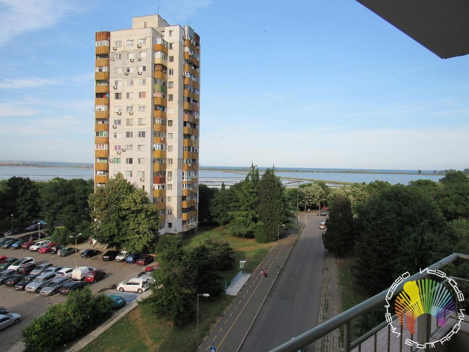 Дава се под наем Двустаен апартамент в Бургас, Зорница - 82 кв.м за 408 € - Снимка #14