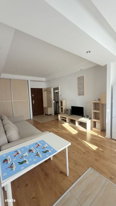 Apartament 2 camere, balcon spațios, vedere la piscină, în Cosmopolis