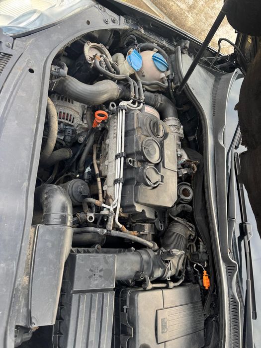 De vinzare vw jetta 2.0