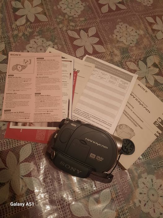 Sony DVD camcorder DCR-DVD305E