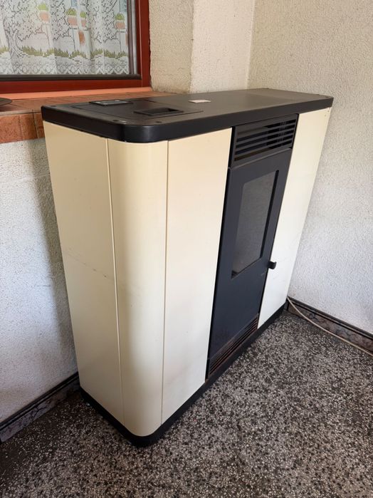Пелетна камина Mareli Aurora Slim11 11.6 kW- 999€
