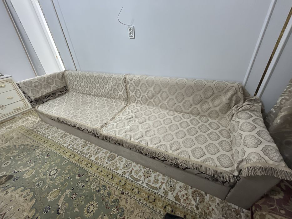 Диван для зал или в холл