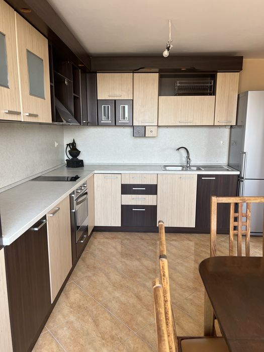 Дава се под наем Четиристаен апартамент в Велико Търново, Акация - 140 кв.м за 500 € - Снимка #1