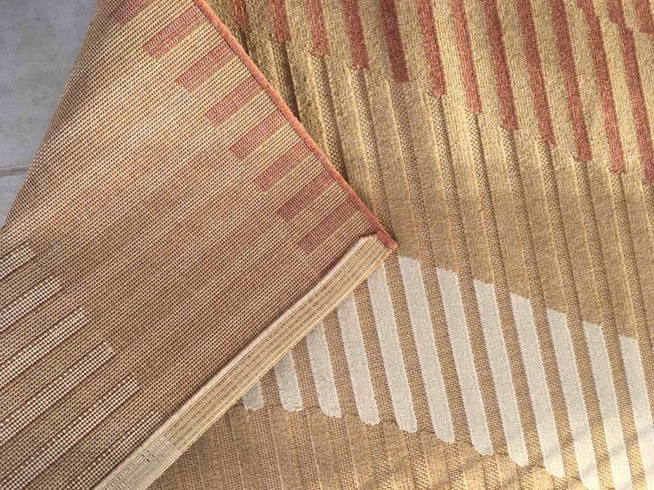 килим на отлично състояние