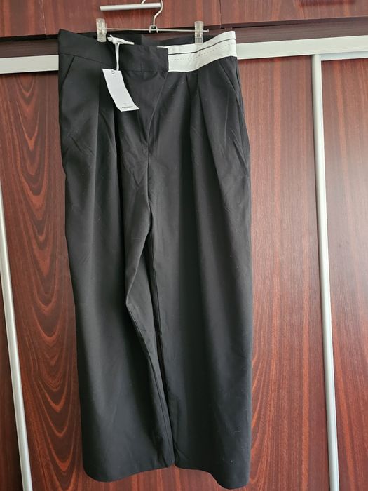 Pull&Bear панталон с басти и кръстосана контрастна талия