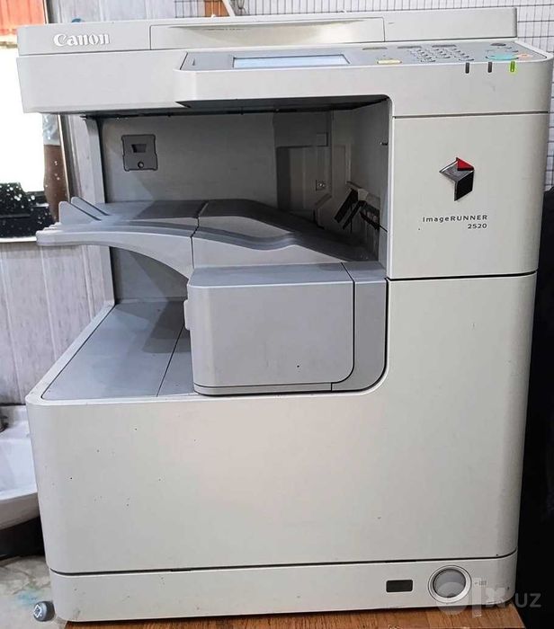 Принтер L1800, в хорошем состоянии и Canon