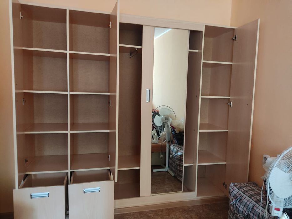 Продам встроенный шкаф