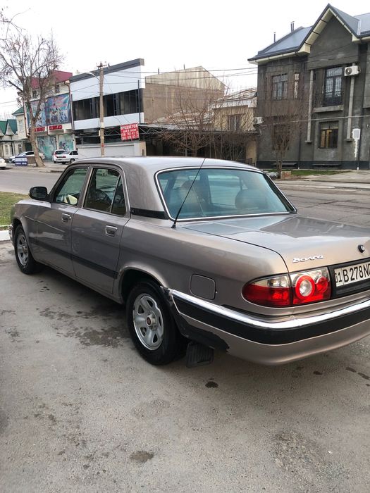 Автомобиль Волга газ 31105