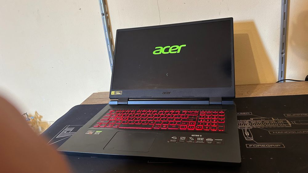 Acer Nitro 5 – Ryzen 7 / RTX / 16GB RAM / 1TB SSD