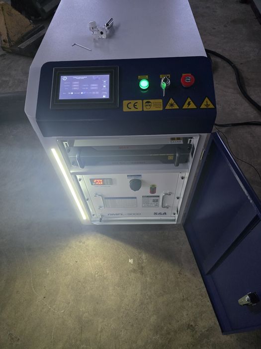 3 кW Лазер за заваряване, почистване и рязане на метали