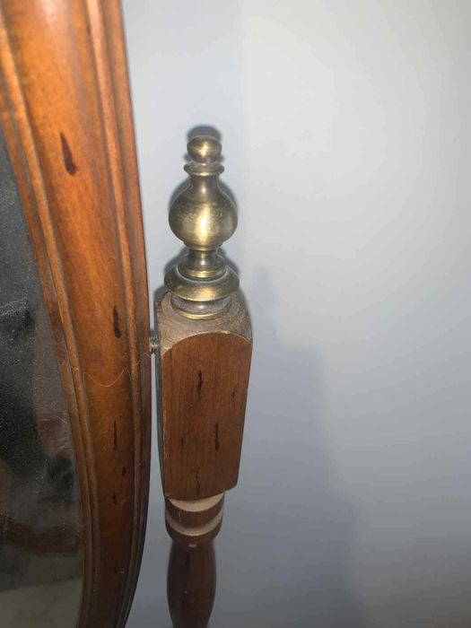 Oglinda rabatabila pe suport de lemn cu ornament din bronz