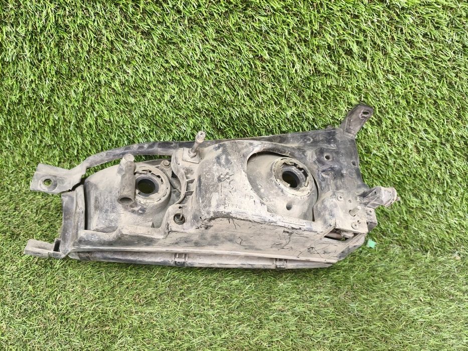 Фара Toyota Camry 10