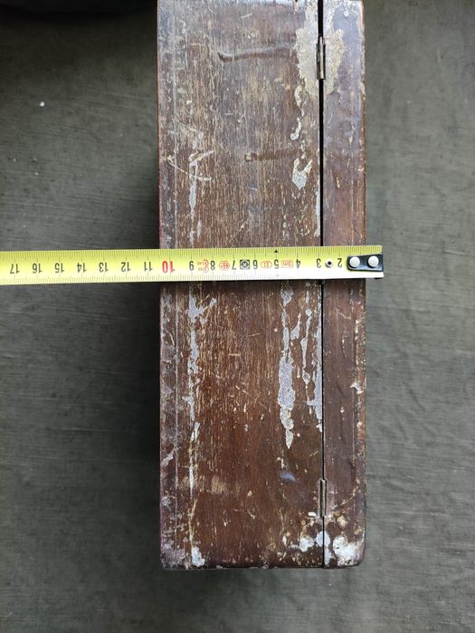 Продавам дървена  кутия за бижута