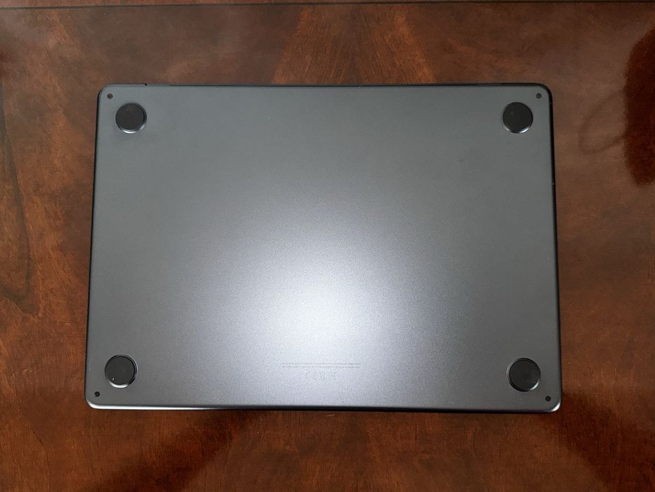 Продаю Macbook Air 13” (2024)