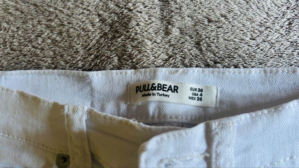 Blugi Albi Dama Pull & Bear, Mărimea EUR 36