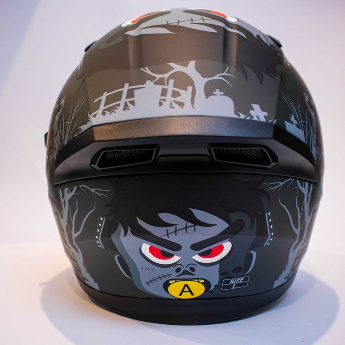 Каска за мотор пистов , скутер , ел. тротинетка др. ( Размер L 59-60)