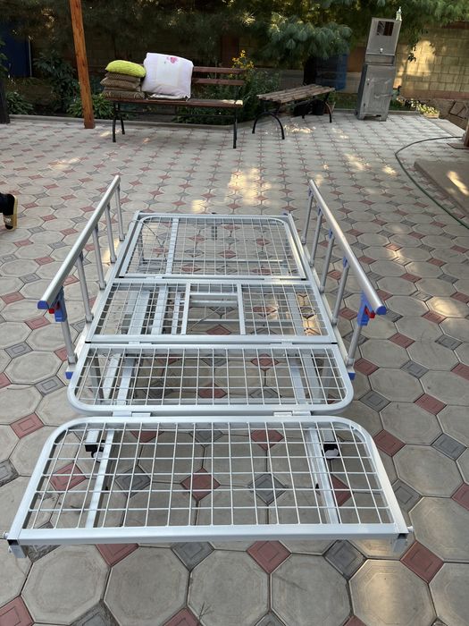 Медицинская кровать