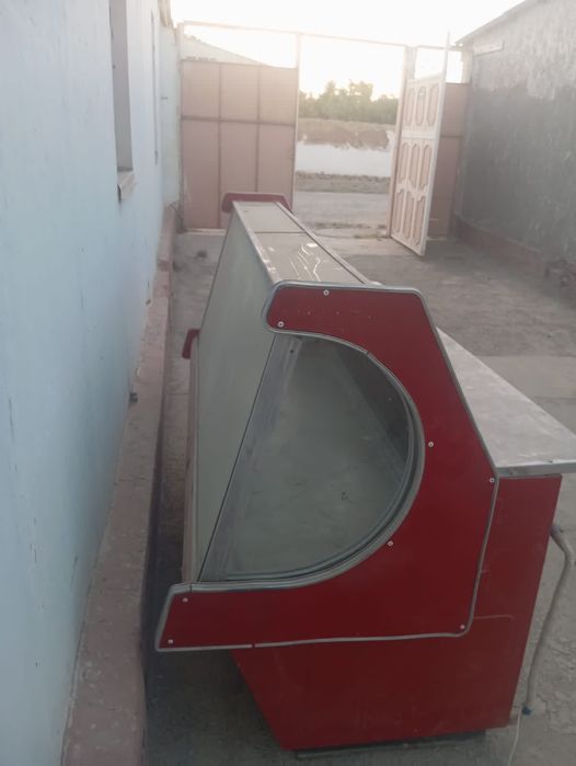 Haladinik. Vetrina  sotiladi