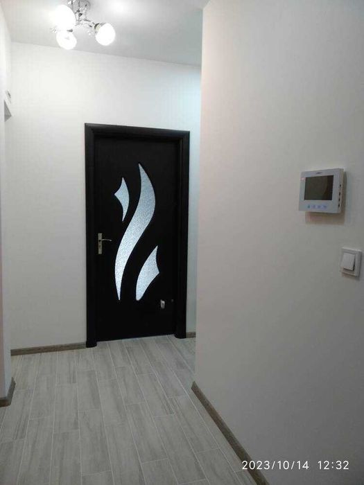 Продава се Тристаен апартамент в Пловдив, Христо Смирненски - 83 кв.м за 2049 €/кв.м - Снимка #8