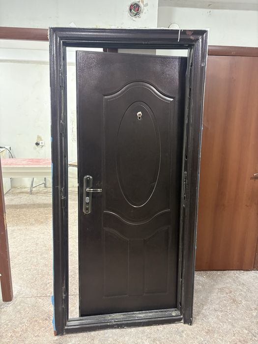 Продам выходной дверь