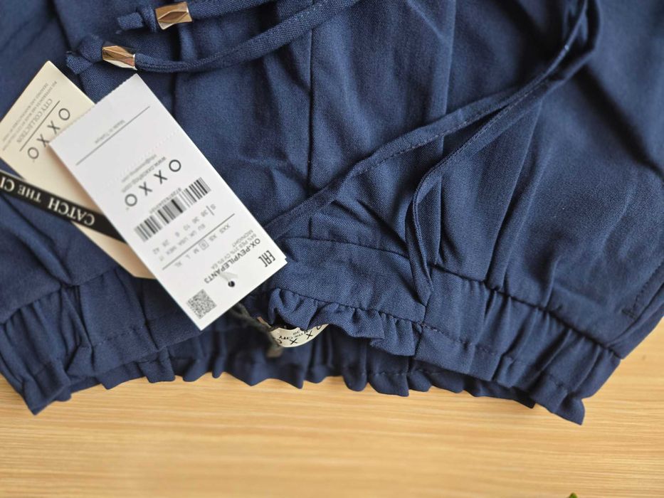 Прекрасен,тъмно син панталон