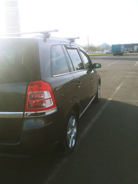 Opel Zafira B Editie Limitata an 2009 Diesel