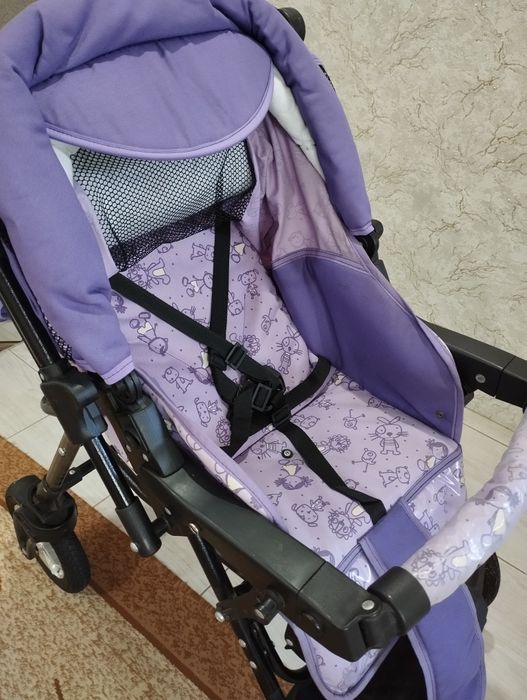 Коляска .               .