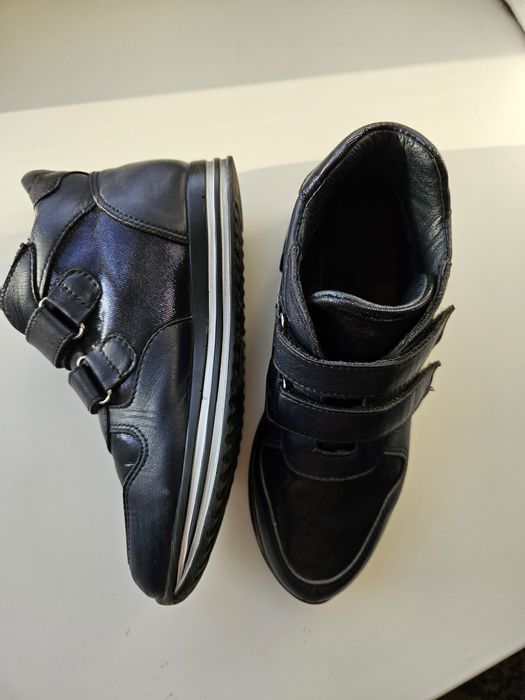 Продам кожаную демисезонную обувь (Юничел) на девочку