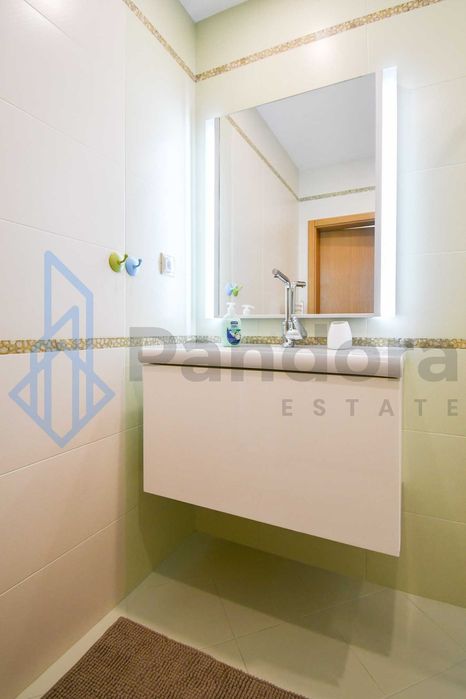 Дава се под наем Двустаен апартамент в София, Борово - 78 кв.м за 538.56 € - Снимка #9