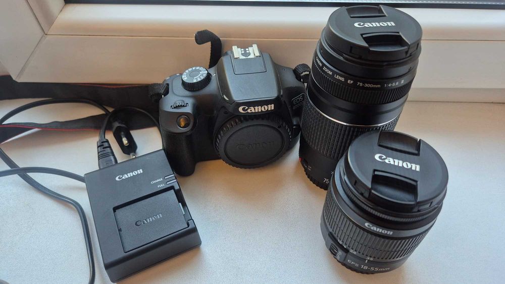 Aparat foto Canon 4000D + 2 Obiective si incarcator baterie