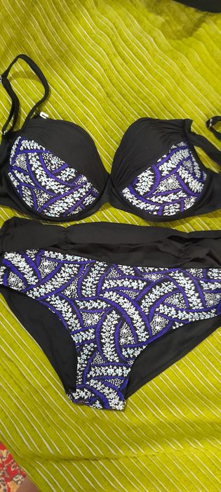 Продам купальники