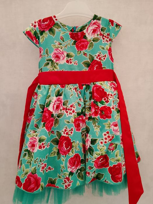 Продам платья для девочек