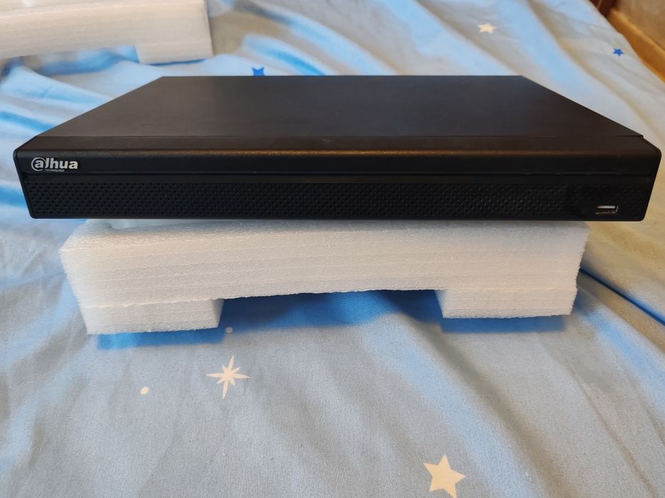 Vând DVR trihibrid Dahua DH-HCVR5215A-S2