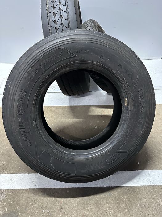 Anvelope 235/75 R17,5 direcții GOOD YEAR