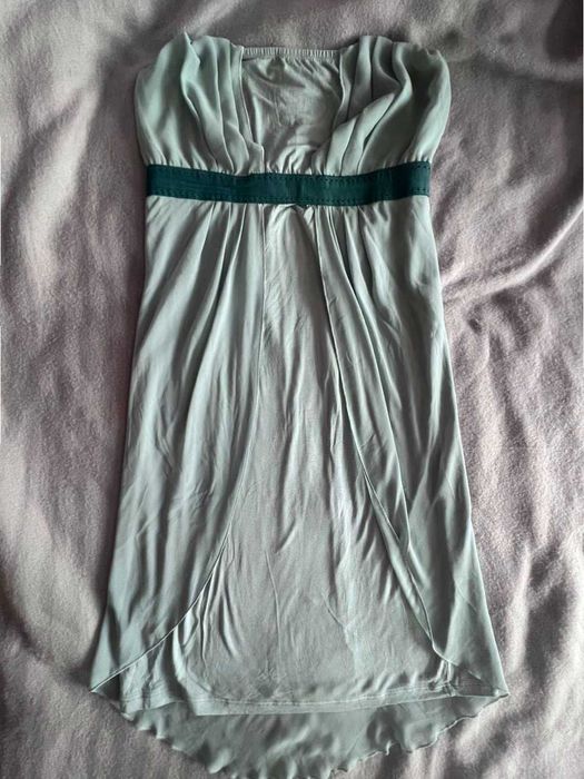 много дамски рокли обличани по 1 път