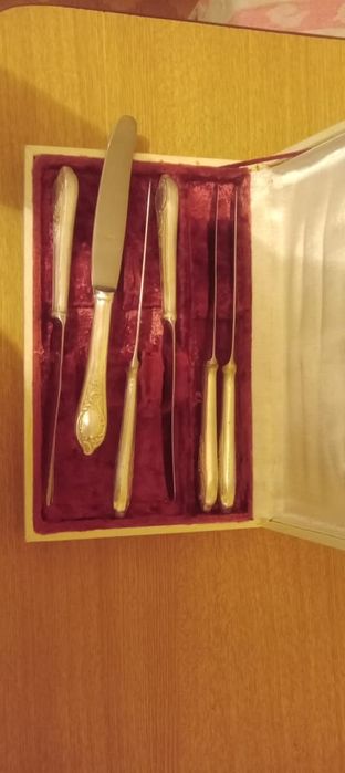 Ножи столовые мельхиоровые