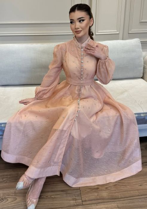 Вечерние платья.