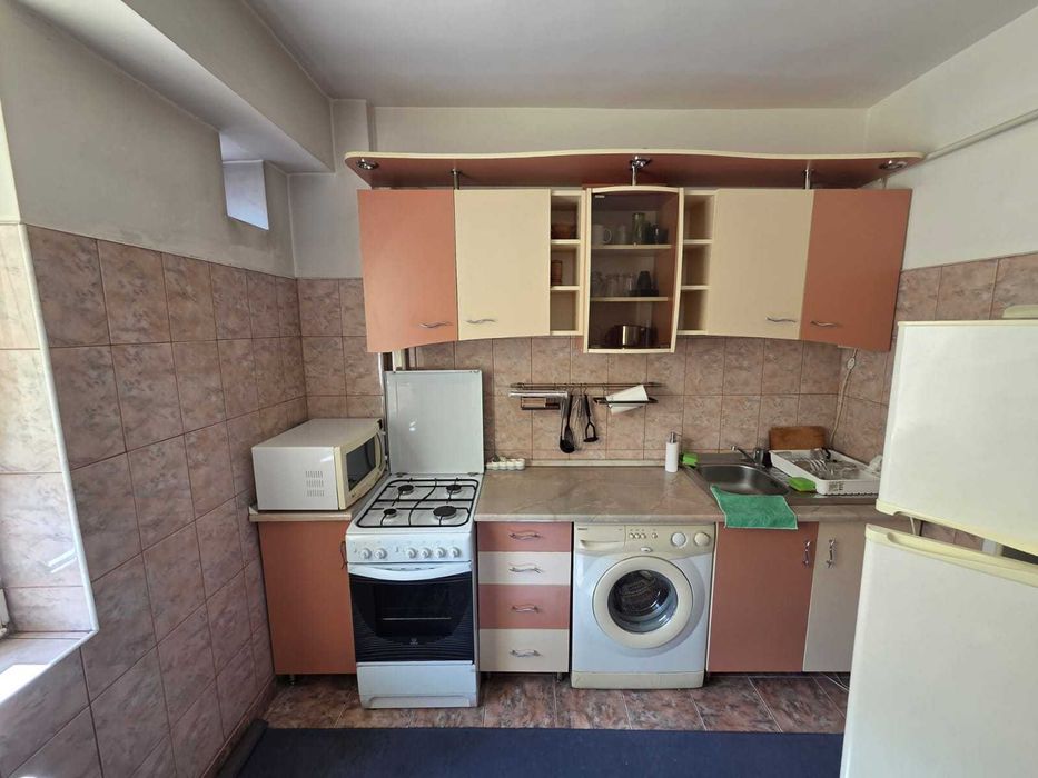 Inchiriez Apartament 1 cameră, 42 mp, decomandat, lângă Iulius Mall (str. Dunarii 29)
