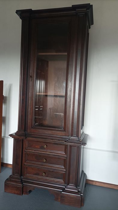 Mobilier recondiționat și nou