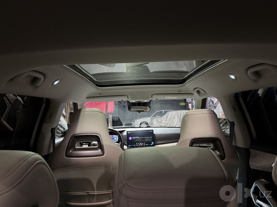 BYD Yuan Upp full pozitsa panorama head upp bor!