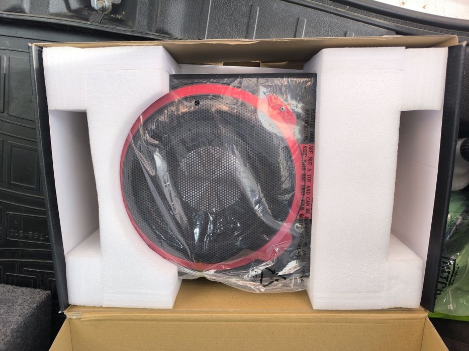 Продам сабвуфер в отличном состоянии.