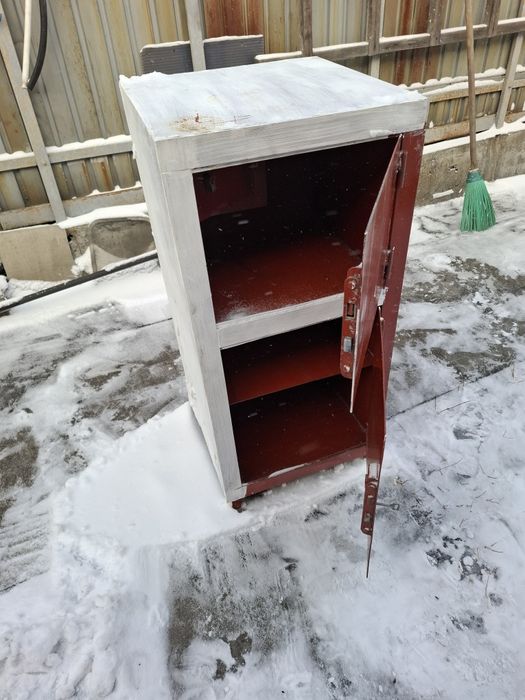 Продам железный сейф