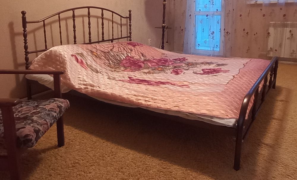 Продам двухспальную кровать