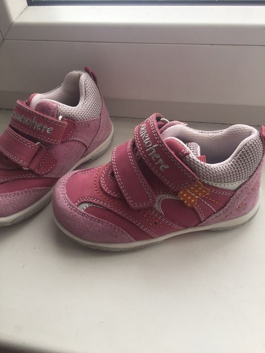 Детские кроссовки